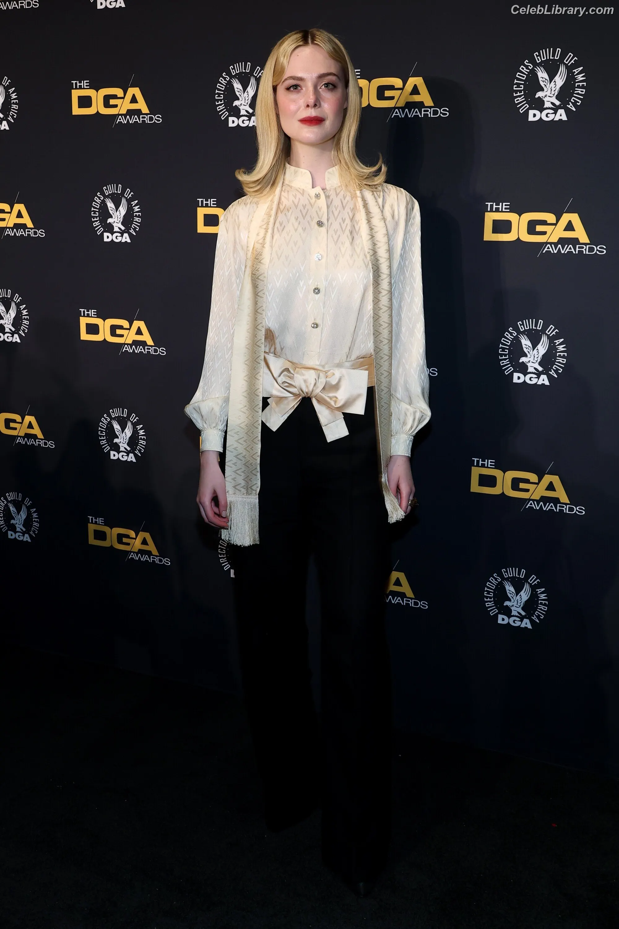 Elle Fanning photo 5 of 4118