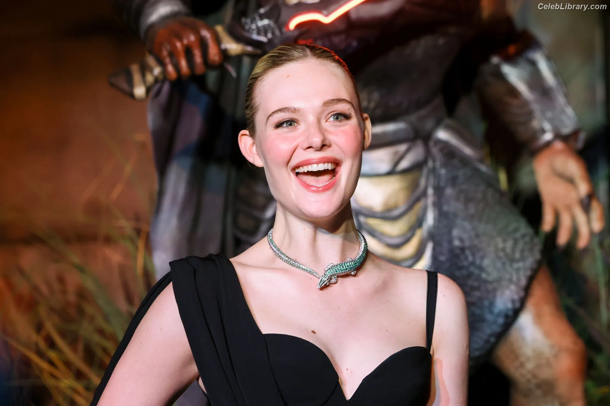 Elle Fanning photo 2 of 4118