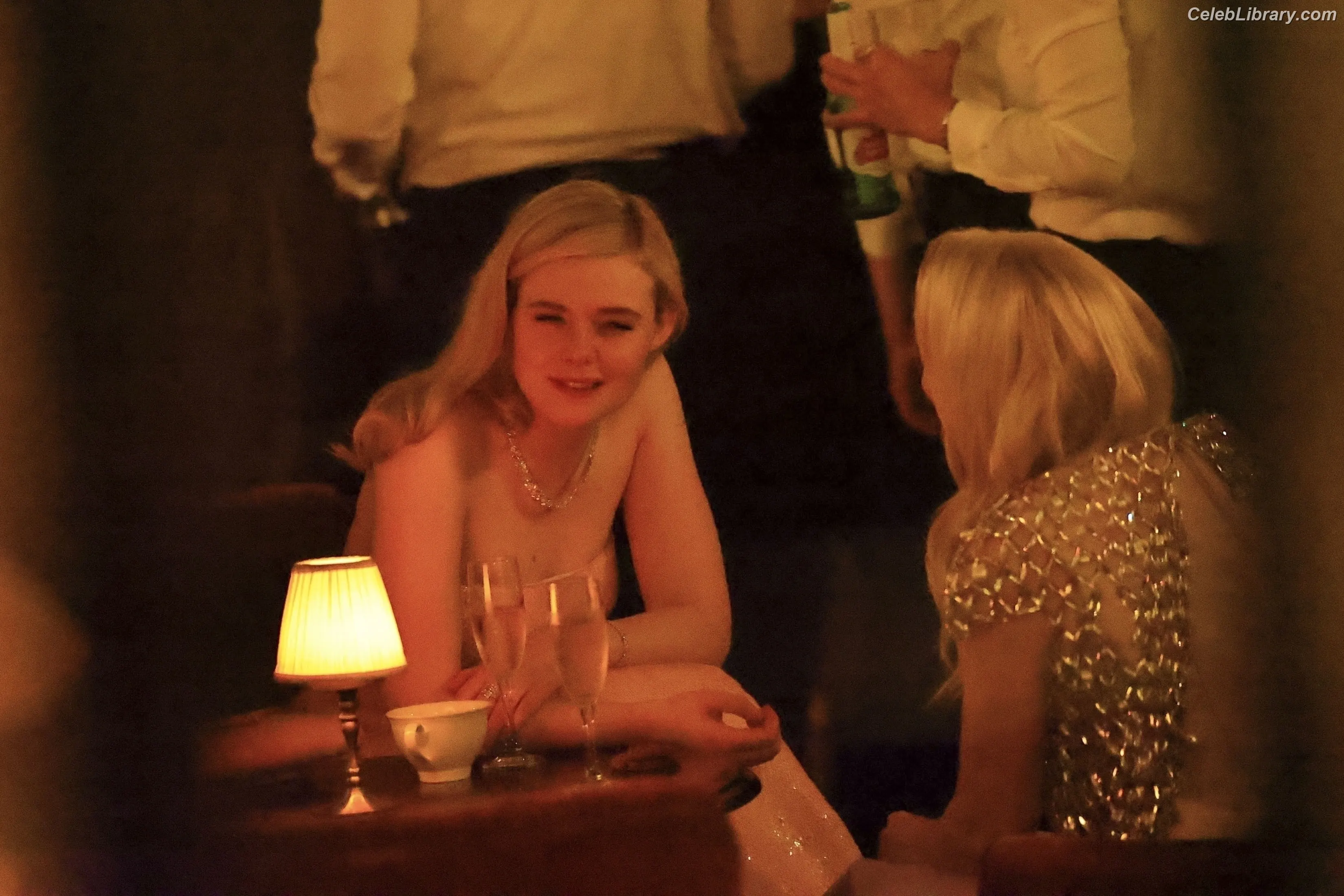 Elle Fanning photo 22 of 4118