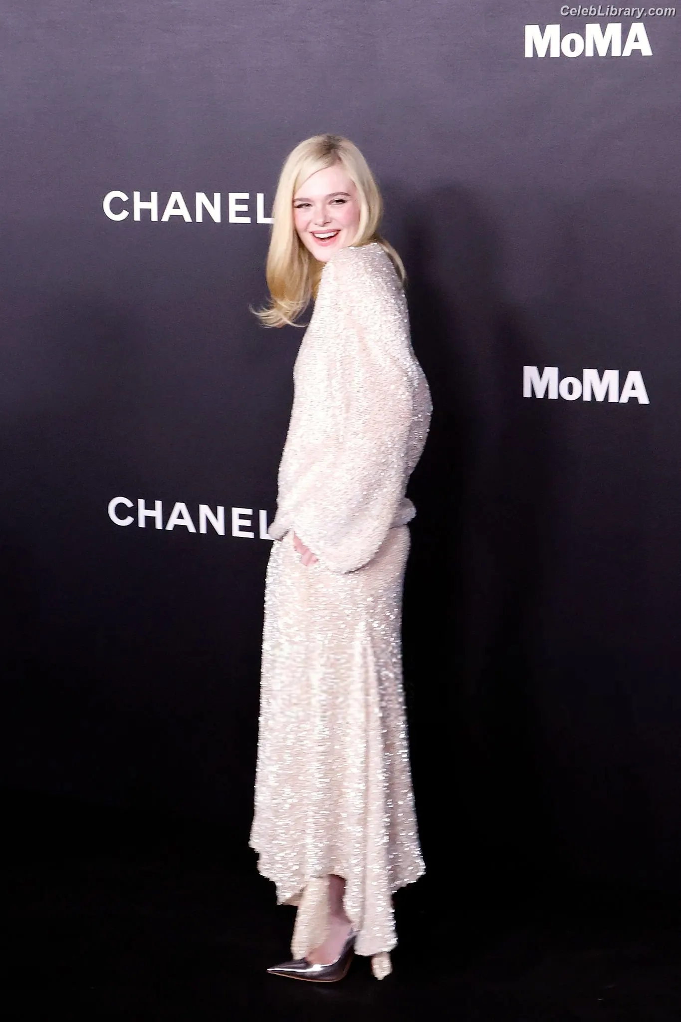 Elle Fanning photo 8 of 4118