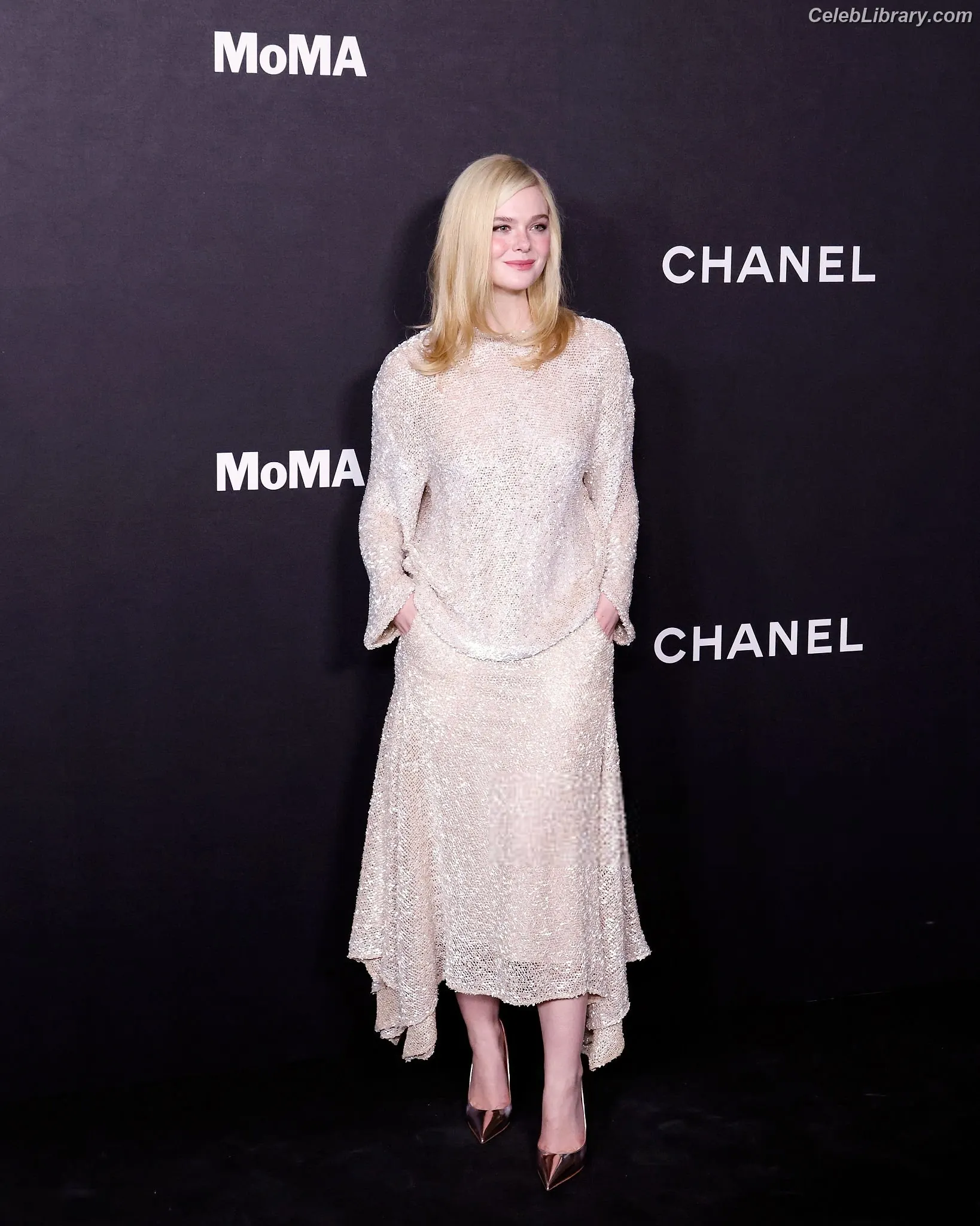Elle Fanning photo 18 of 4118