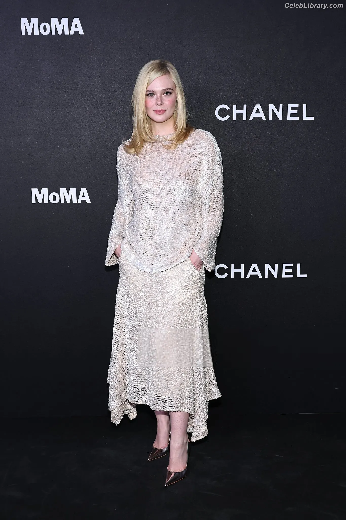 Elle Fanning photo 8 of 4118
