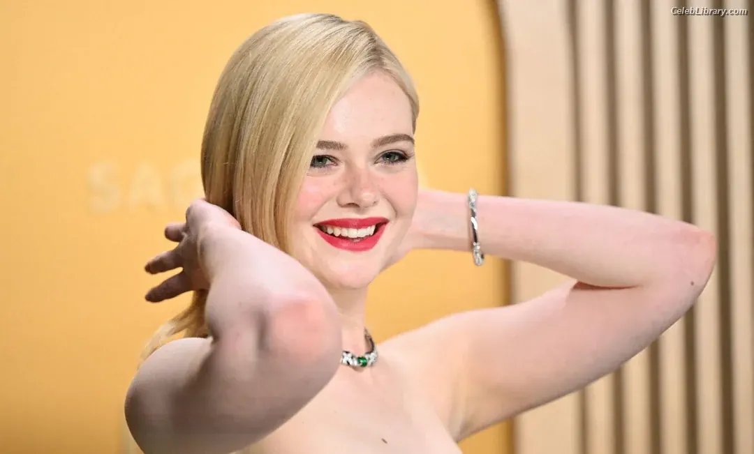 Elle Fanning photo 18 of 4118