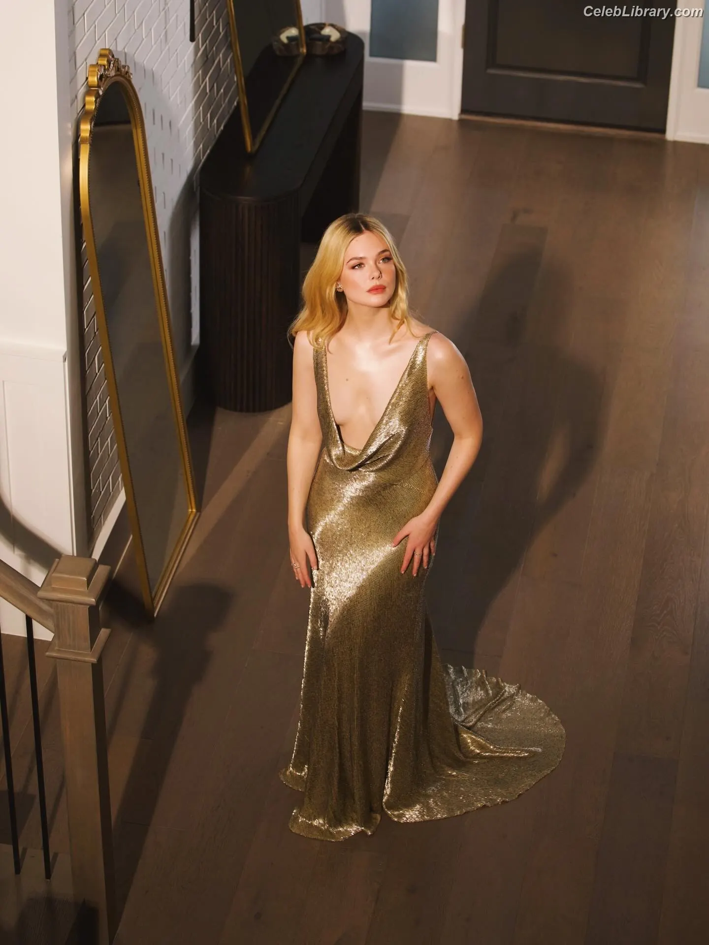 Elle Fanning photo 13 of 4118