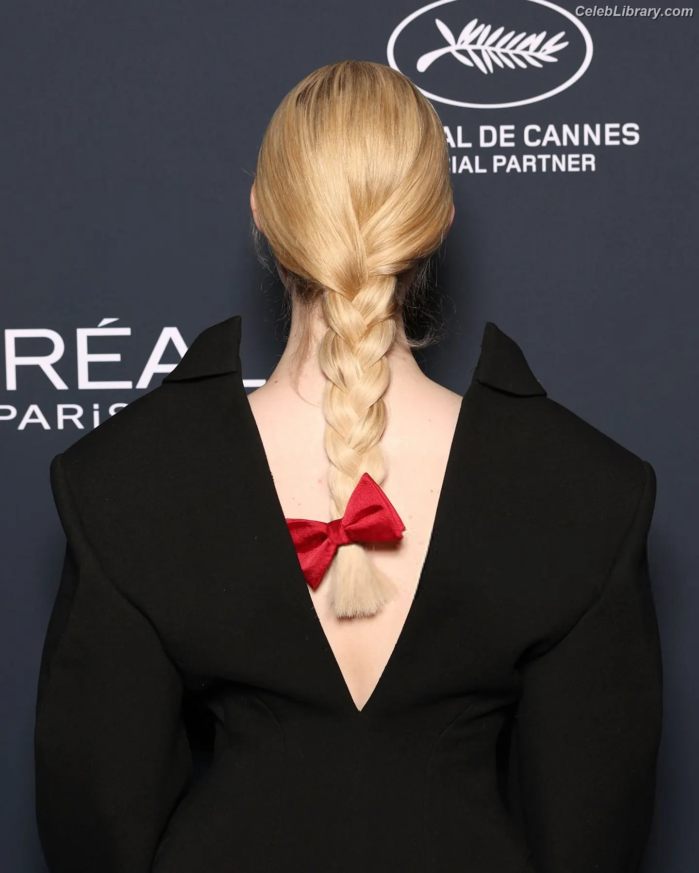 Elle Fanning photo 19 of 4118