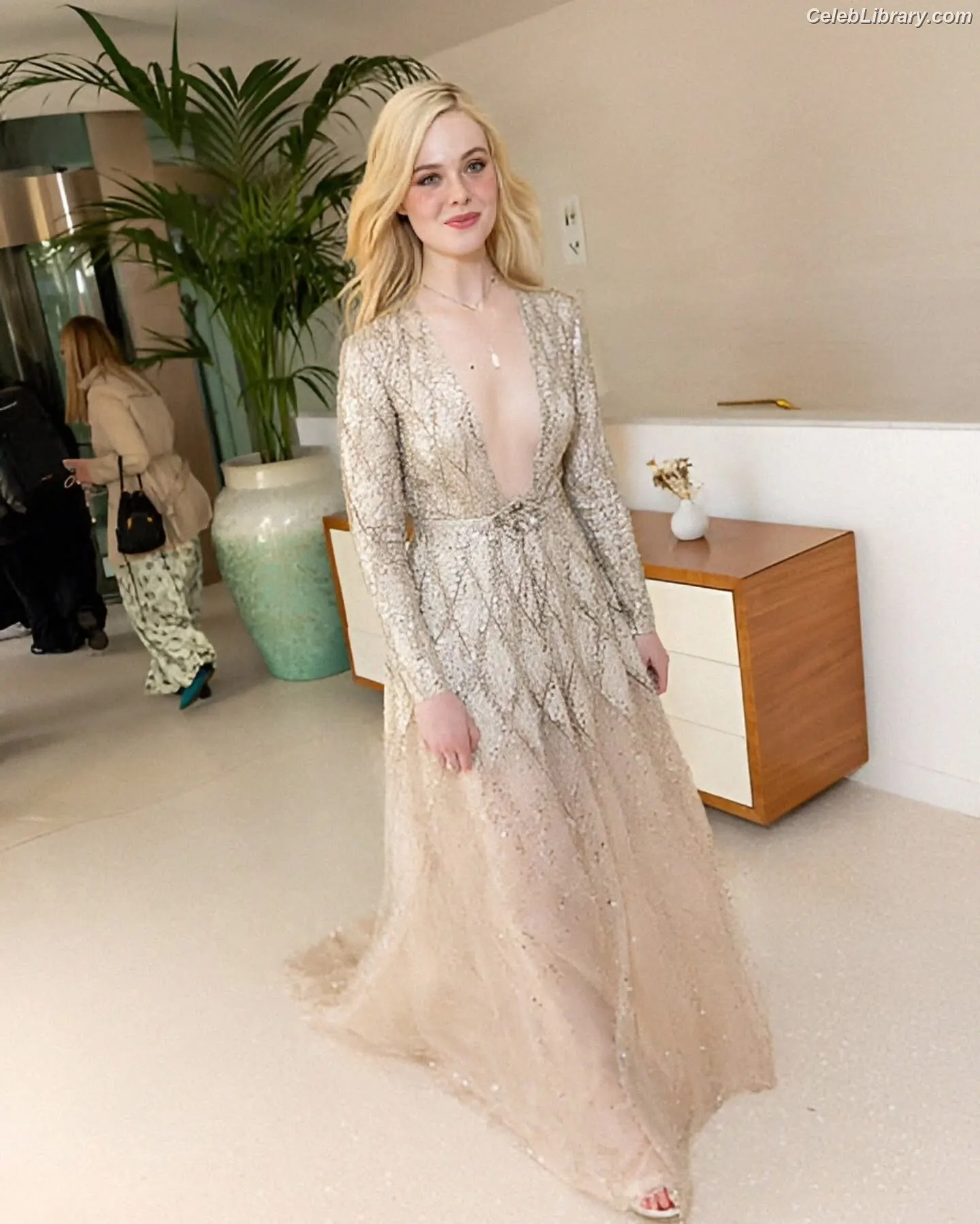 Elle Fanning photo 3 of 4118