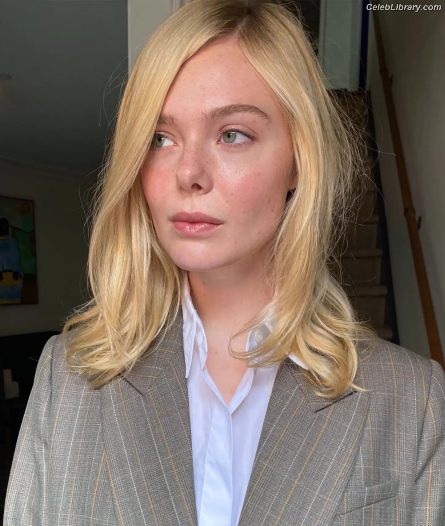 Elle Fanning photo 5 of 4118