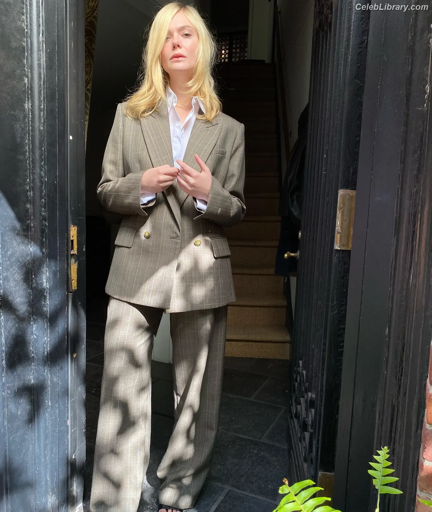 Elle Fanning photo 6 of 4118