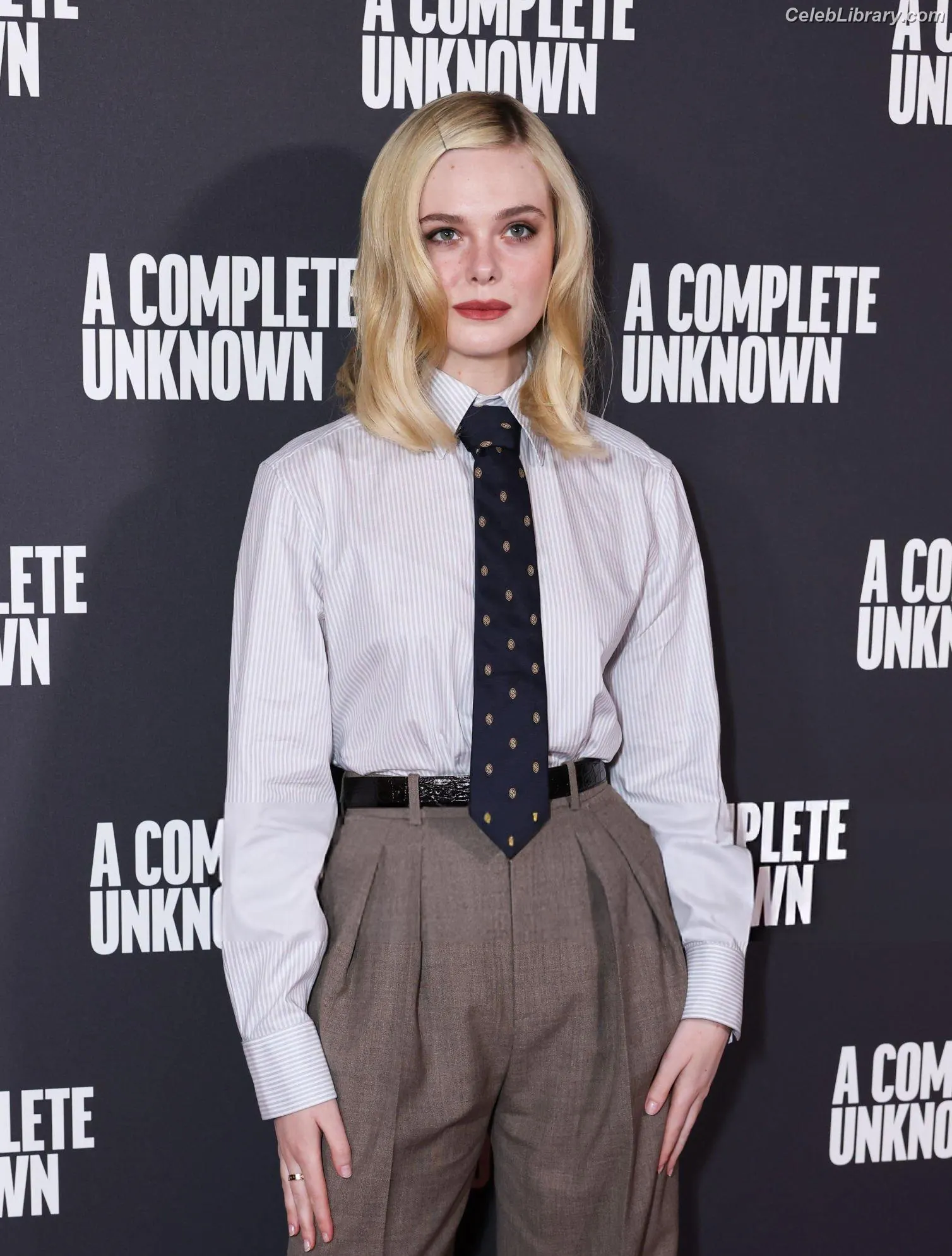 Elle Fanning photo 18 of 4118