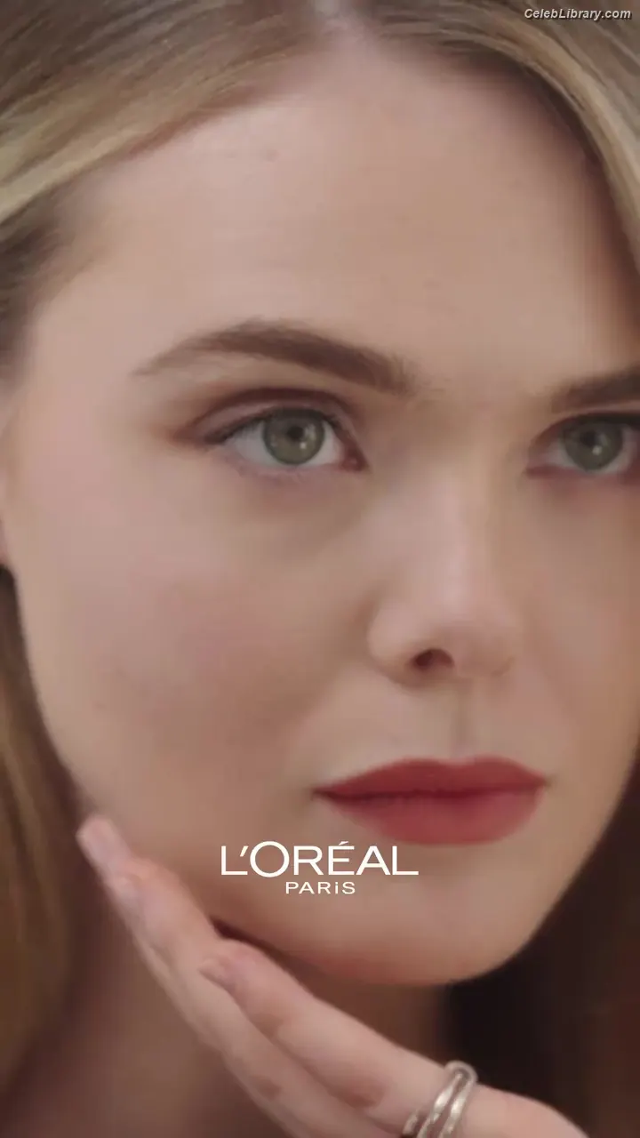 Elle Fanning photo 1 of 4118