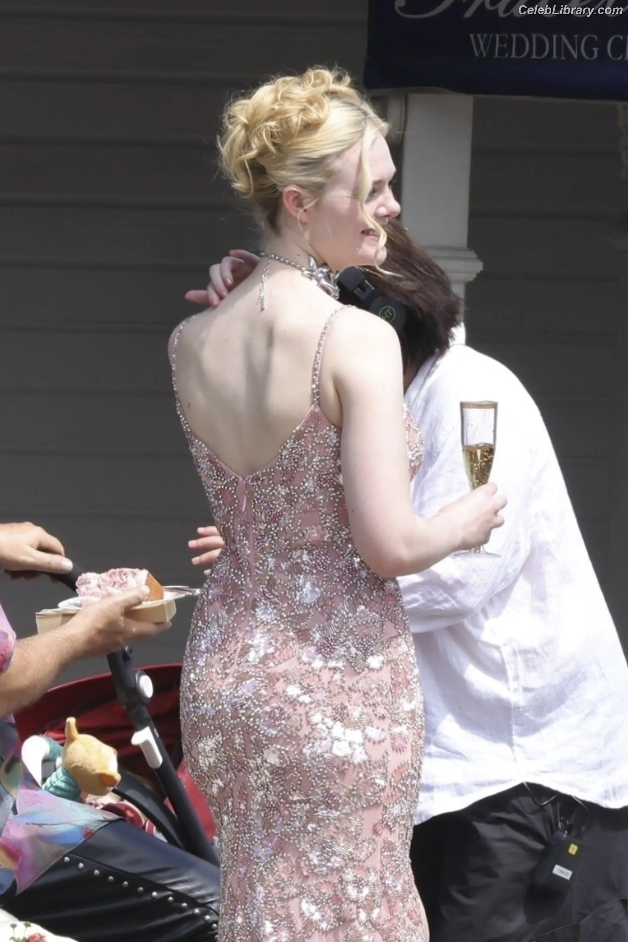 Elle Fanning photo 23 of 4118