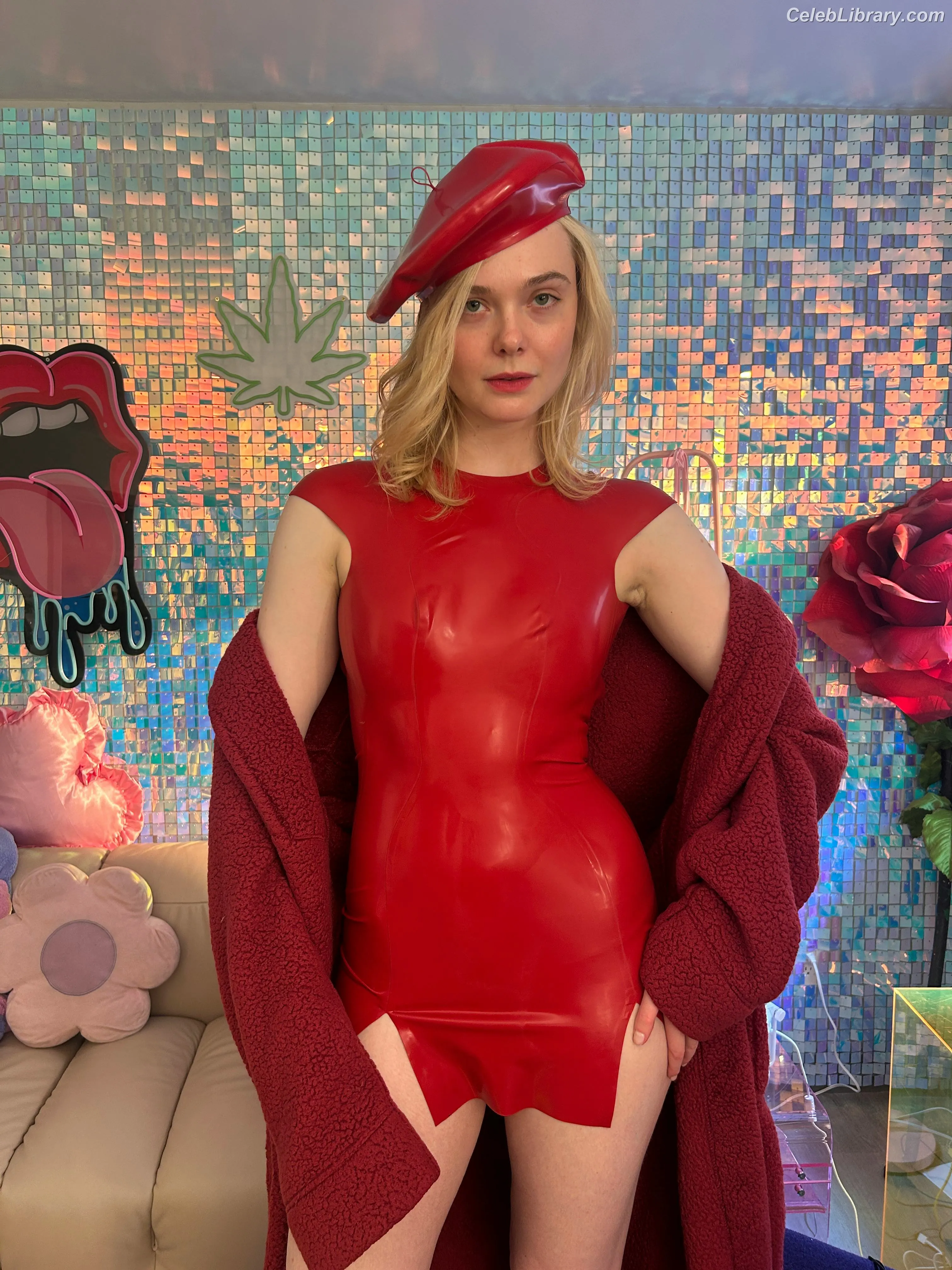 Elle Fanning photo 9 of 4118