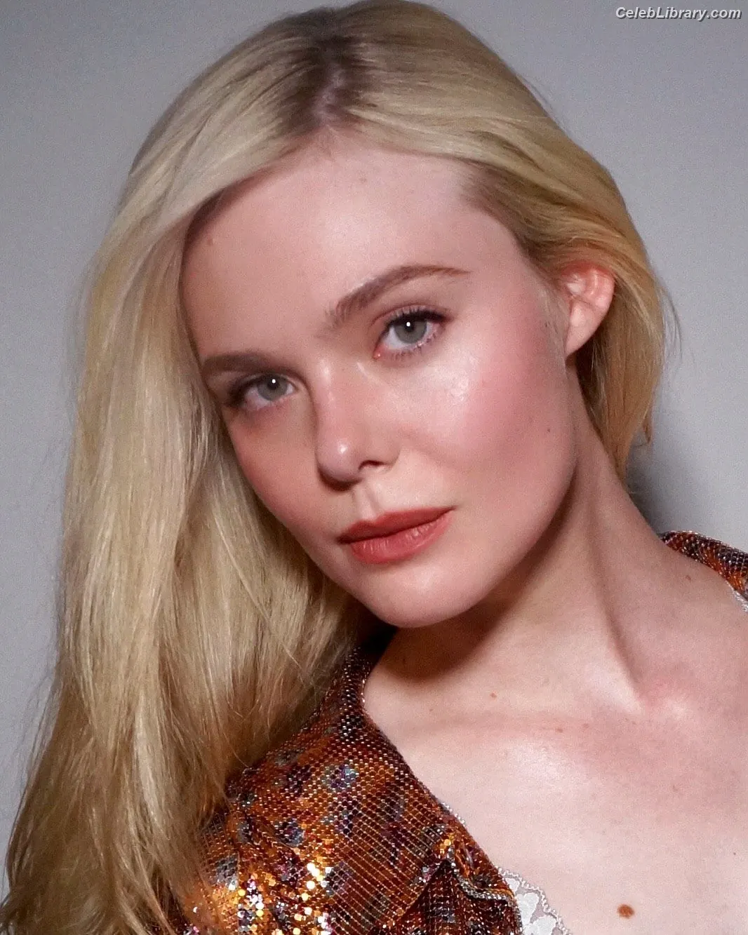 Elle Fanning photo 6 of 4118