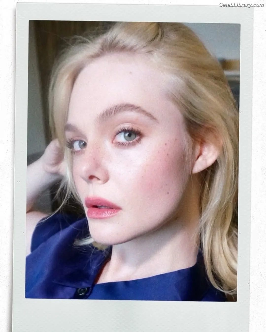 Elle Fanning photo 6 of 4118