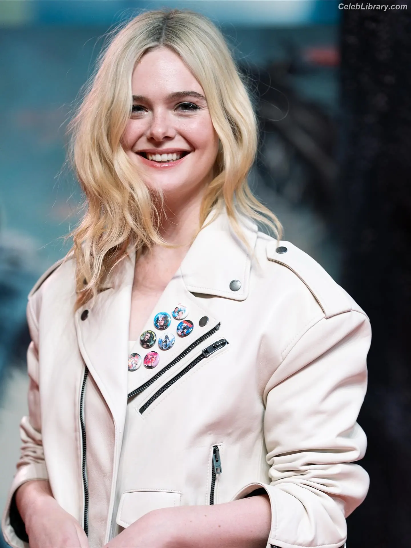 Elle Fanning photo 18 of 4118