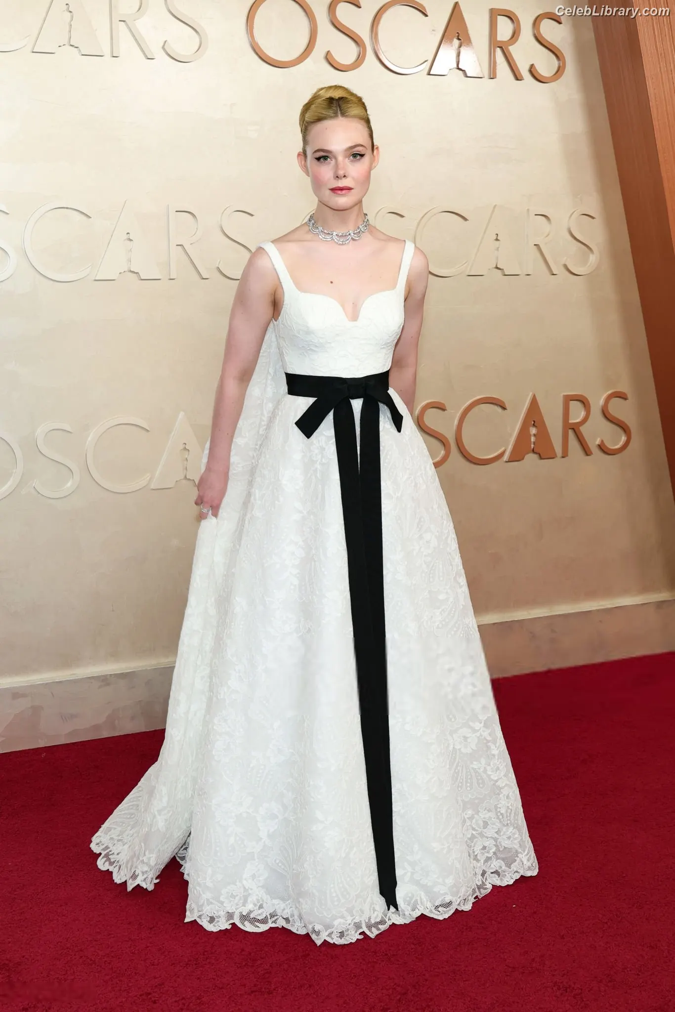Elle Fanning photo 8 of 4118