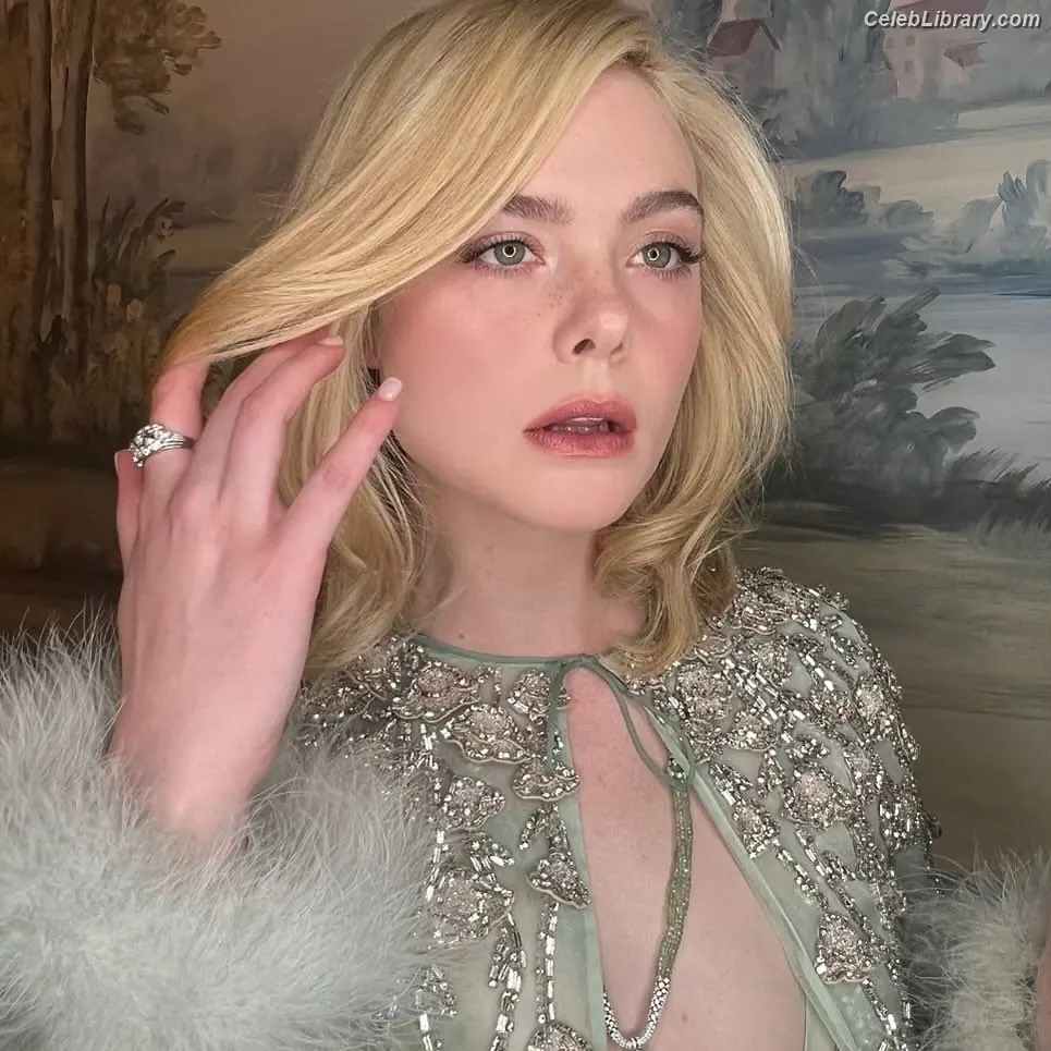 Elle Fanning photo 1 of 4118