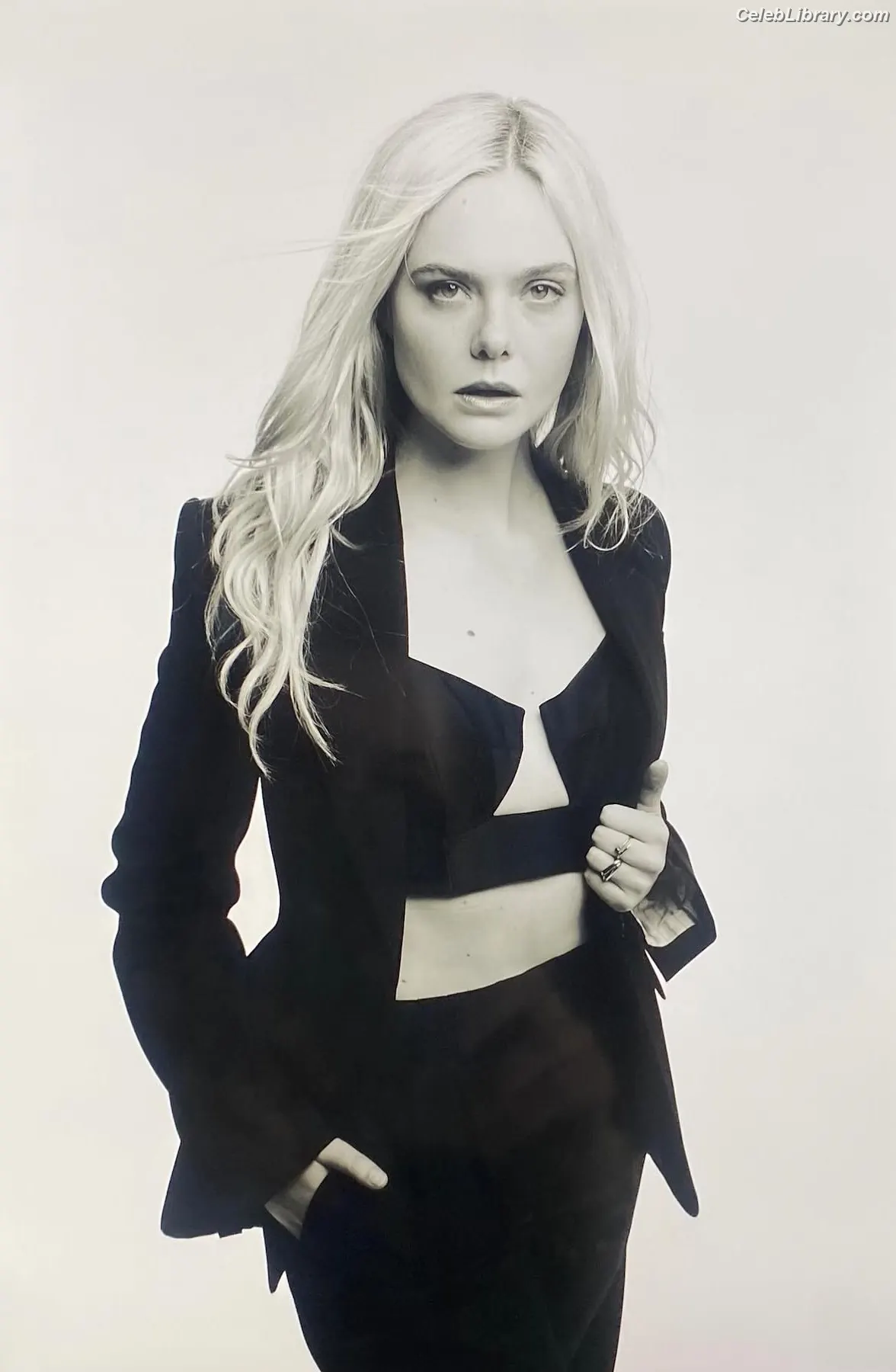 Elle Fanning photo 14 of 4118