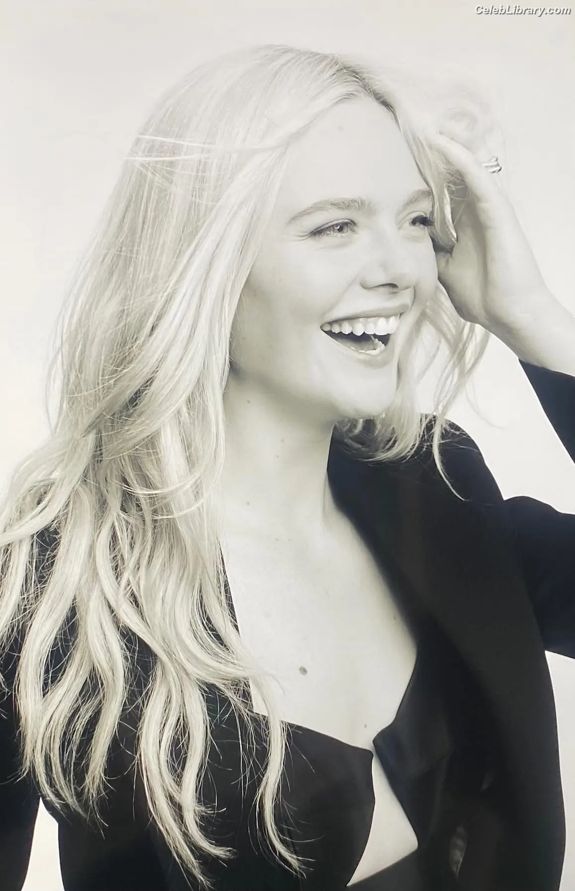 Elle Fanning photo 16 of 4118