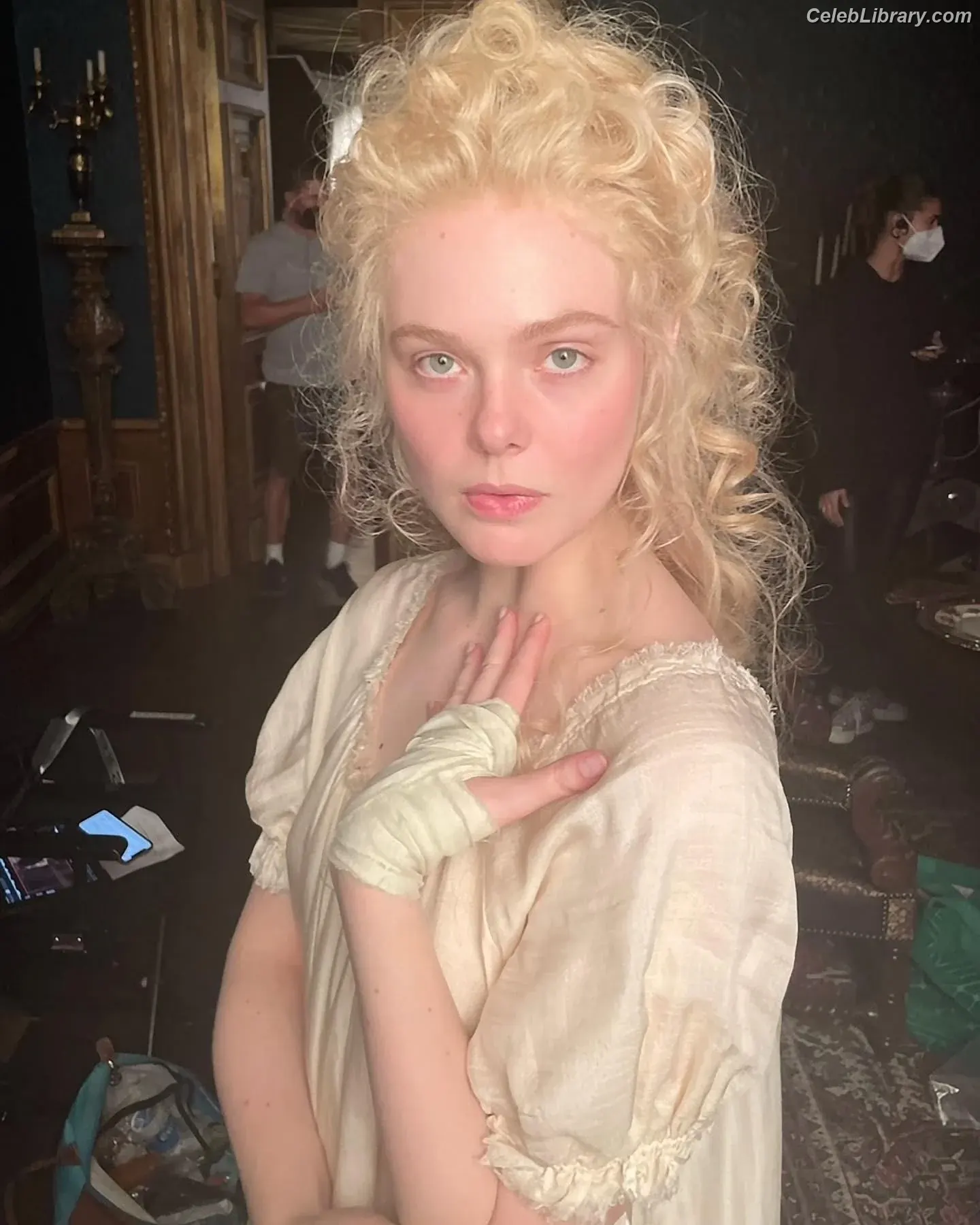 Elle Fanning photo 15 of 4118