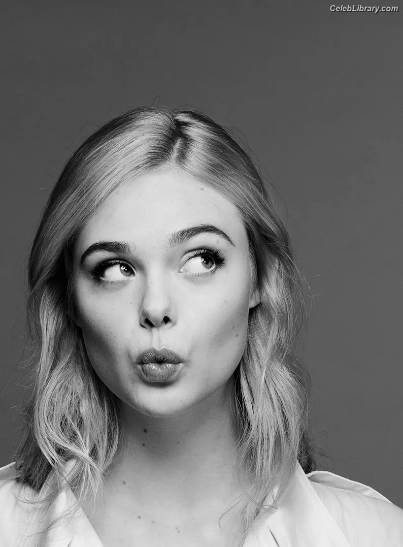 Elle Fanning photo 10 of 4118