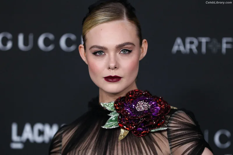 Elle Fanning photo 23 of 4114