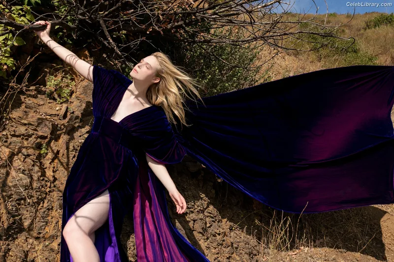 Elle Fanning photo 1 of 4114