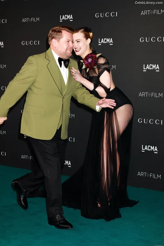 Elle Fanning photo 24 of 4114