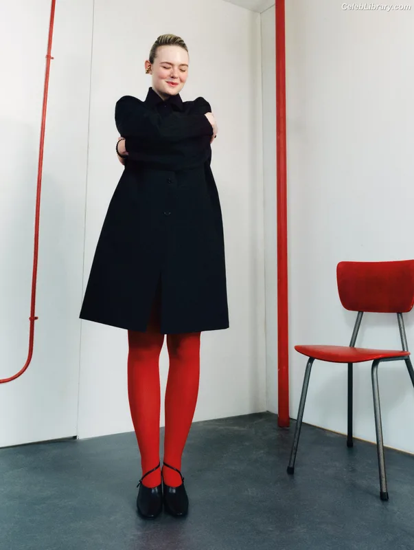 Elle Fanning photo 7 of 4114