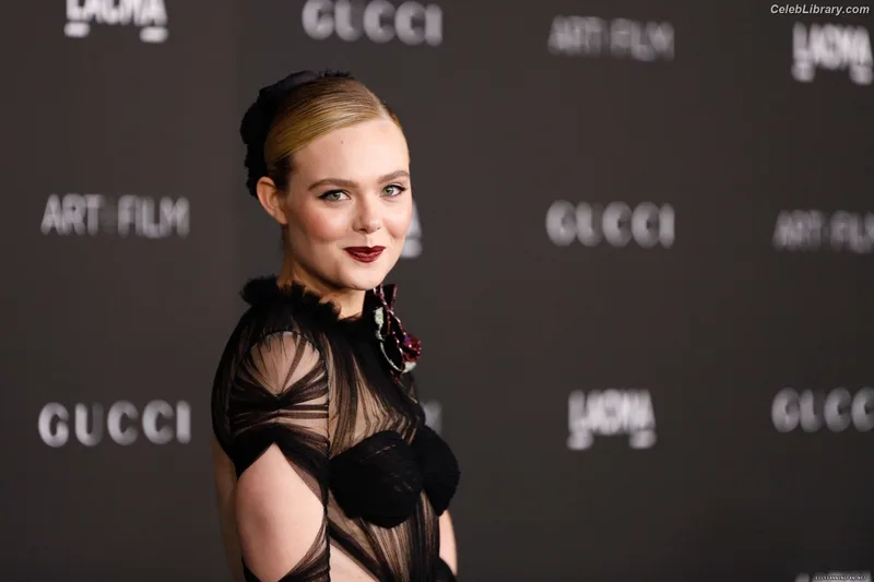 Elle Fanning photo 8 of 4114