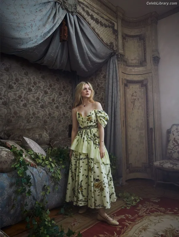 Elle Fanning photo 13 of 4114