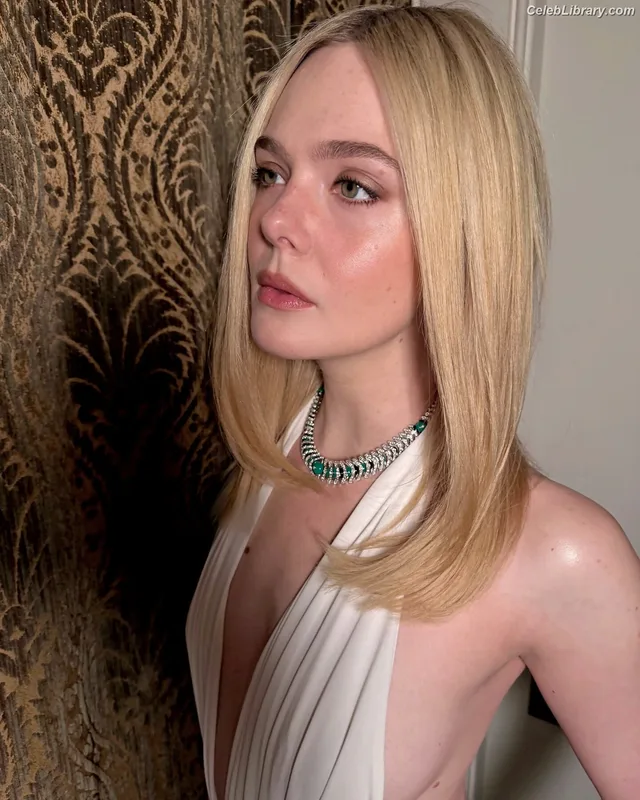 Elle Fanning photo 1 of 4114