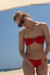 Elle Fanning photo 7 of 4114