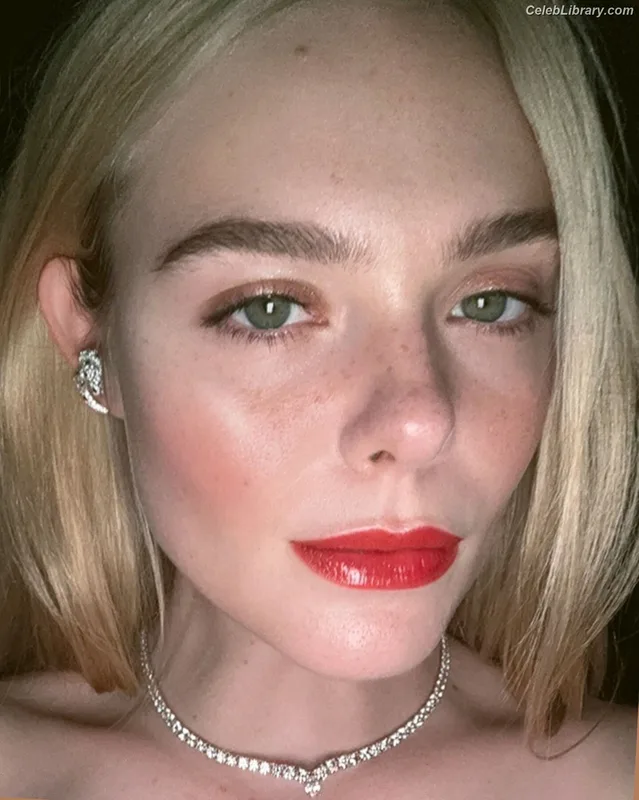 Elle Fanning photo 3 of 4114
