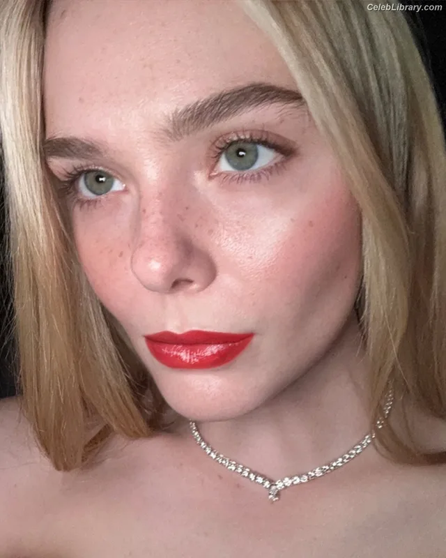Elle Fanning photo 7 of 4114