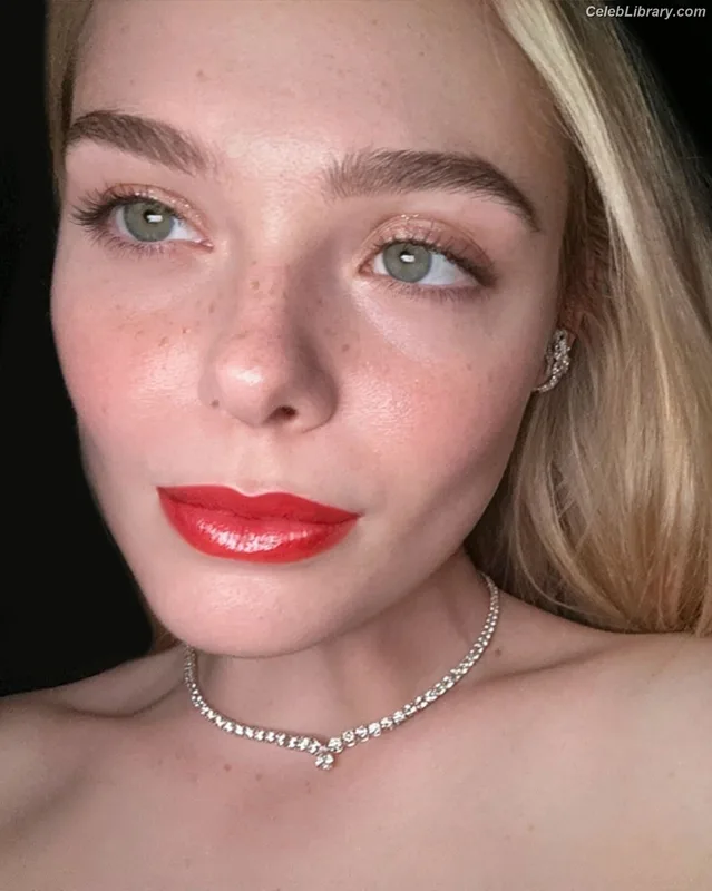 Elle Fanning photo 8 of 4114