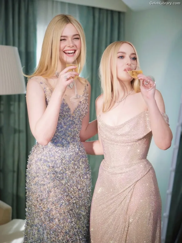 Elle Fanning photo 11 of 4114