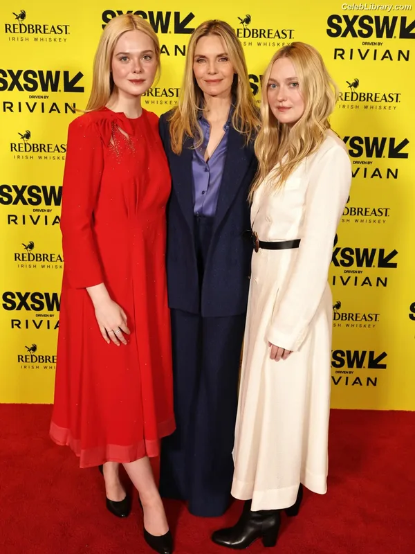 Elle Fanning photo 15 of 4114