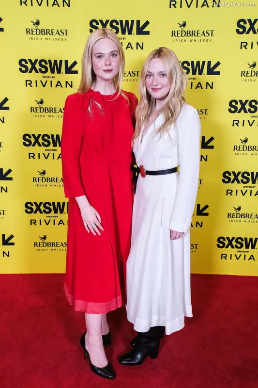 Elle Fanning photo 18 of 4114