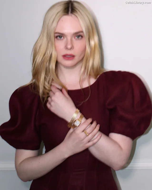 Elle Fanning photo 5 of 4114