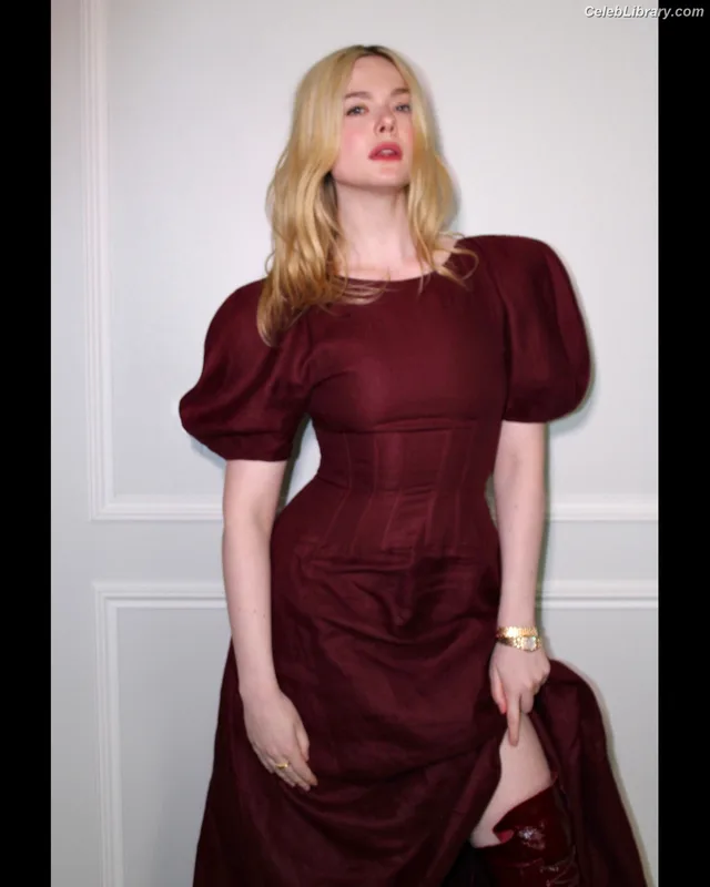 Elle Fanning photo 6 of 4114
