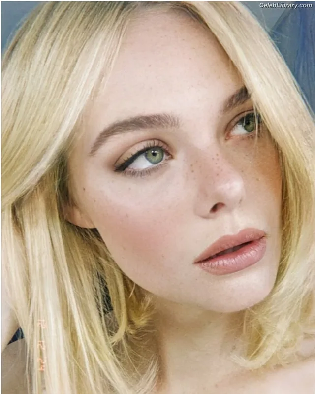 Elle Fanning photo 3 of 4114
