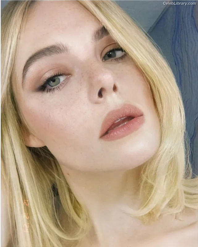 Elle Fanning photo 4 of 4114