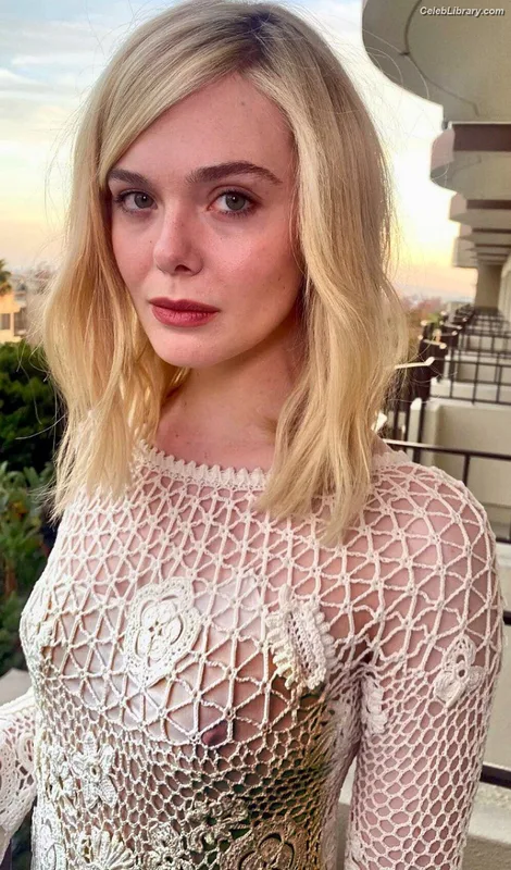 Elle Fanning photo 5 of 4114