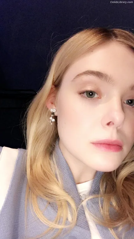 Elle Fanning photo 2 of 4114