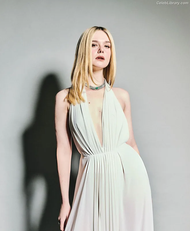 Elle Fanning photo 19 of 4114