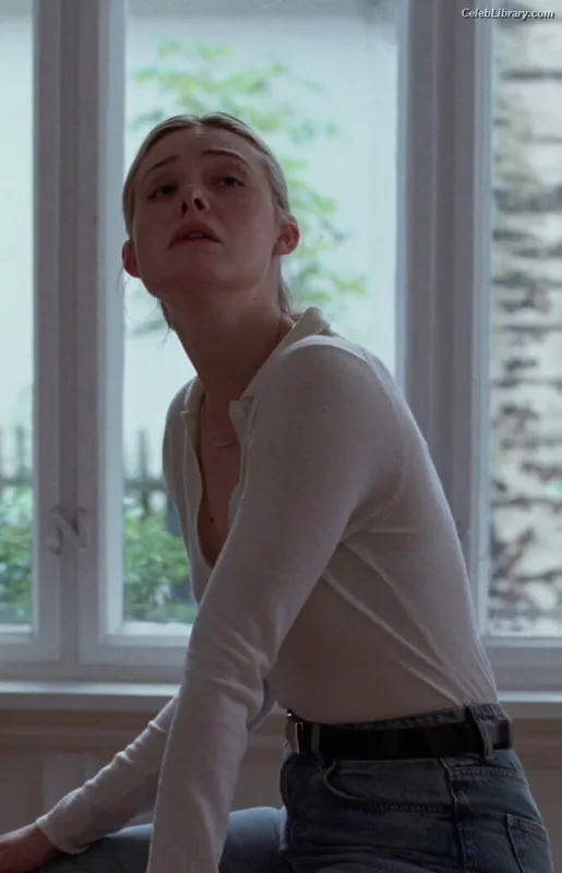 Elle Fanning photo 6 of 4114