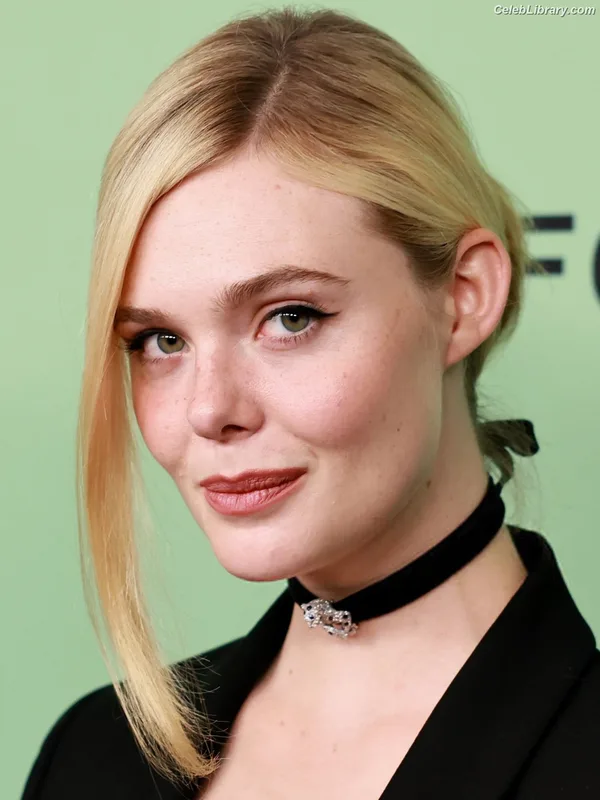 Elle Fanning photo 5 of 4114