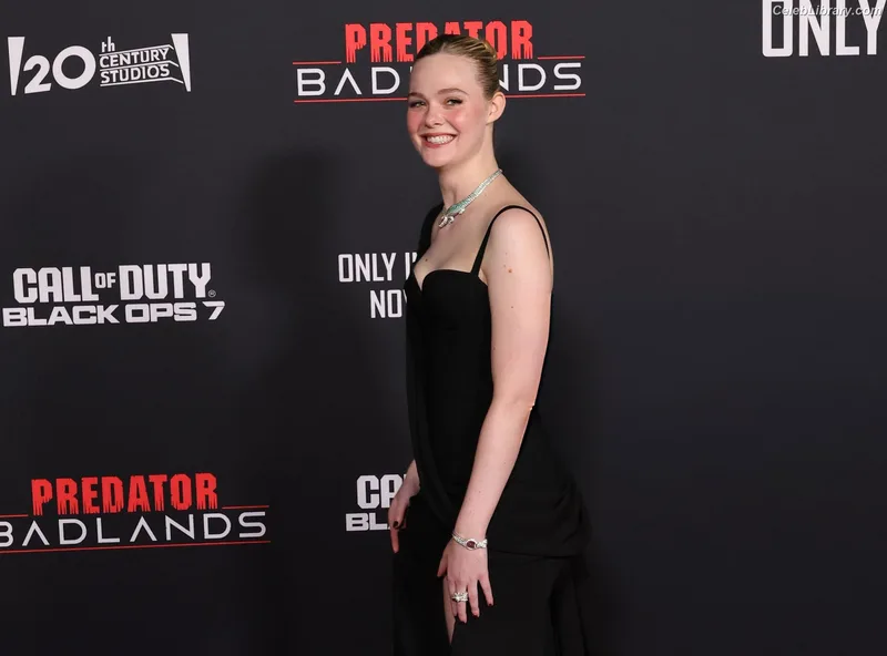 Elle Fanning photo 24 of 4114