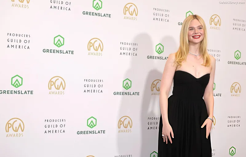 Elle Fanning photo 6 of 4114